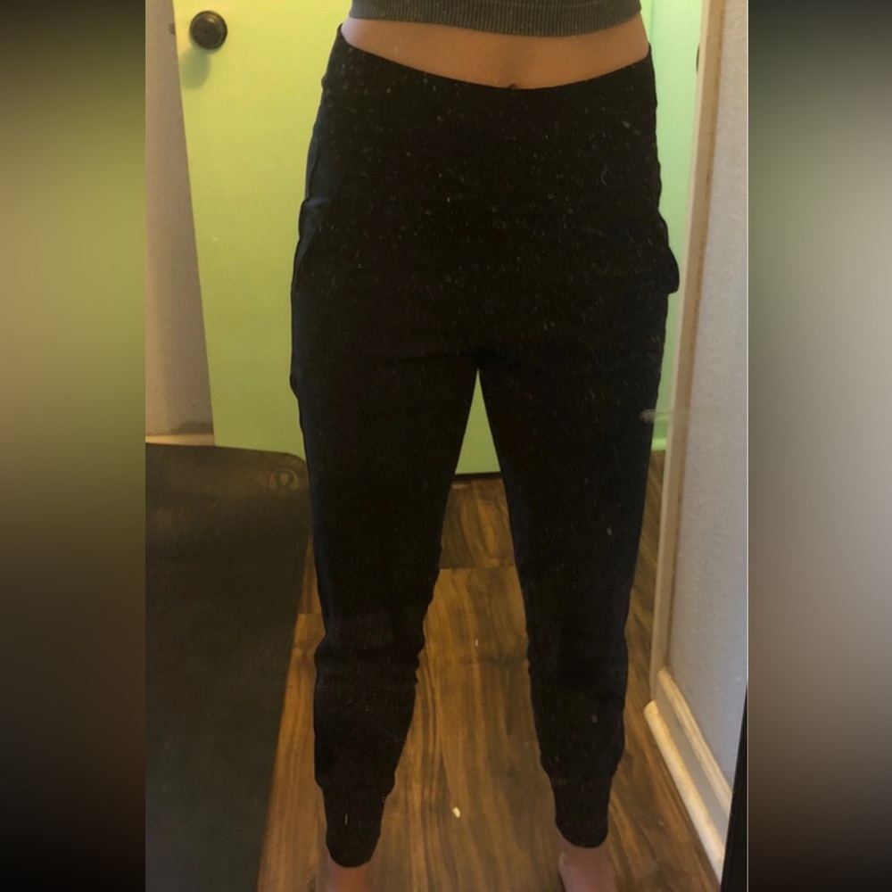 Like New Athleta Venice Jogger in Black - Picture 8 of 8